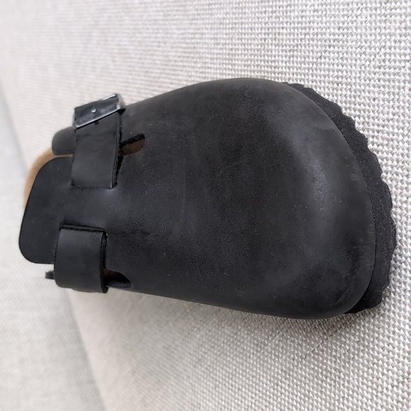 Birkenstock Boston Oil Leather Clogs - Picture 8 of 16